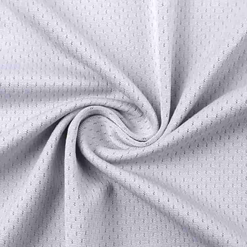 Tkanina za športna oblačila iz recikliranega poliestra