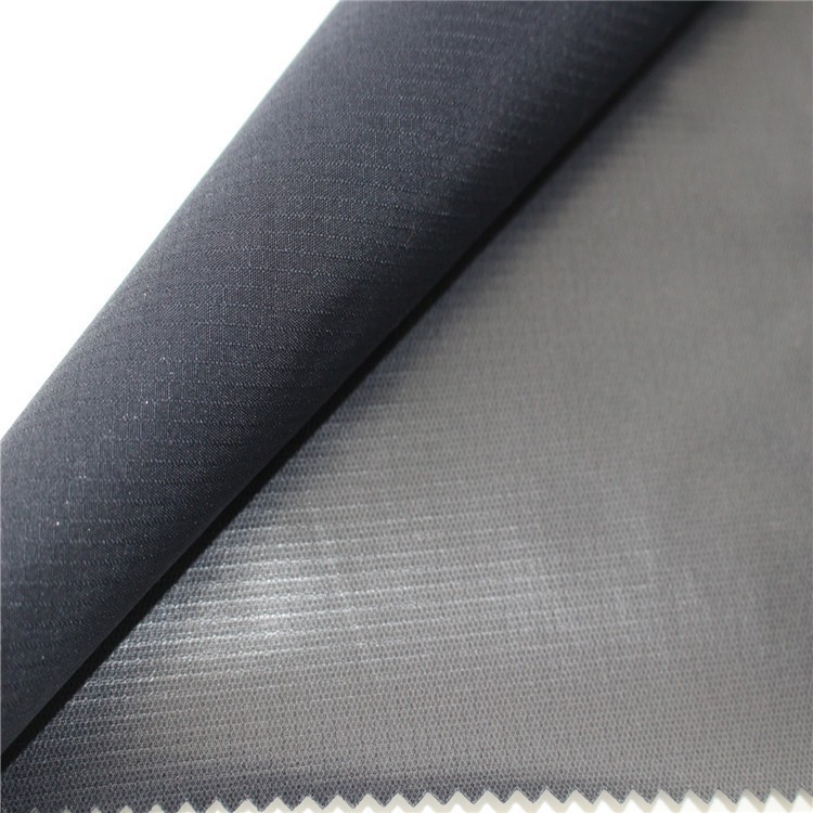 Tkanina iz recikliranega poliestra